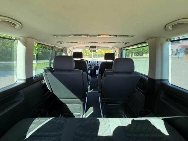 Серый Фольксваген Мультиван, объемом двигателя 2 л и пробегом 199 тыс. км за 8650 $, фото 19 на Automoto.ua