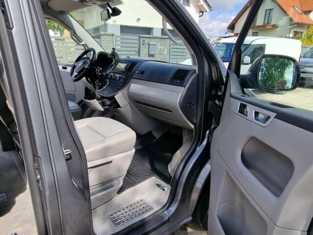 Серый Фольксваген Мультиван, объемом двигателя 2 л и пробегом 222 тыс. км за 8300 $, фото 9 на Automoto.ua