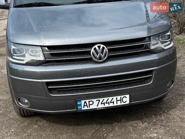 Серый Фольксваген Мультиван, объемом двигателя 2 л и пробегом 250 тыс. км за 25000 $, фото 17 на Automoto.ua