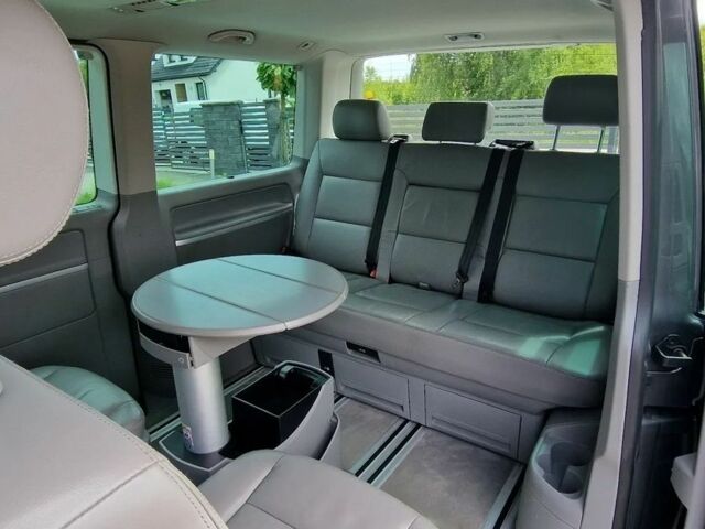 Серый Фольксваген Мультиван, объемом двигателя 2 л и пробегом 222 тыс. км за 8300 $, фото 13 на Automoto.ua