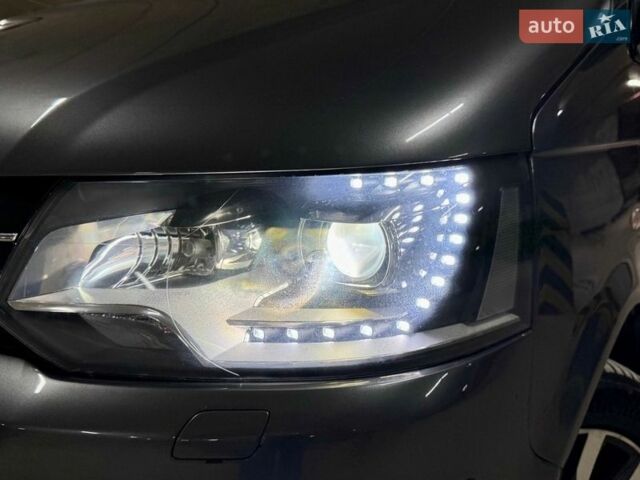 Серый Фольксваген Мультиван, объемом двигателя 2 л и пробегом 250 тыс. км за 25000 $, фото 6 на Automoto.ua