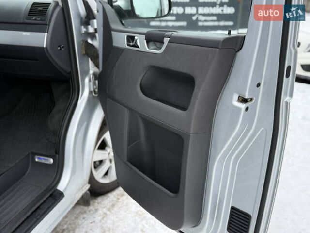 Серый Фольксваген Мультиван, объемом двигателя 1.97 л и пробегом 239 тыс. км за 24500 $, фото 36 на Automoto.ua