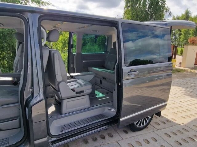 Серый Фольксваген Мультиван, объемом двигателя 2 л и пробегом 222 тыс. км за 8300 $, фото 5 на Automoto.ua