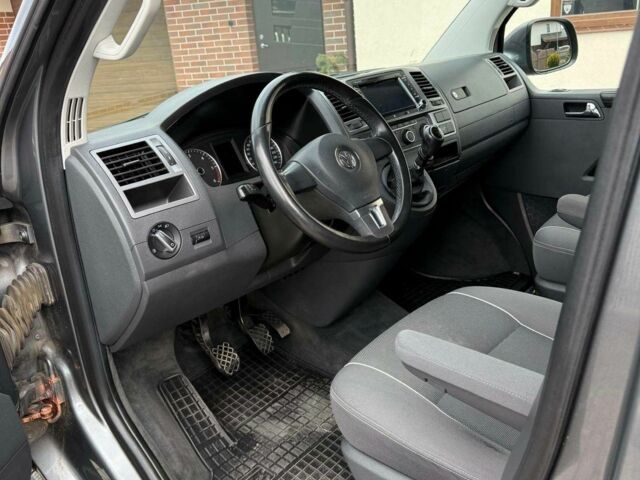 Сірий Фольксваген Мультиван, об'ємом двигуна 2 л та пробігом 253 тис. км за 9500 $, фото 17 на Automoto.ua