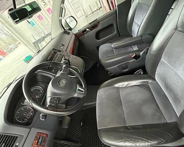 Сірий Фольксваген Мультиван, об'ємом двигуна 1.97 л та пробігом 224 тис. км за 23500 $, фото 23 на Automoto.ua