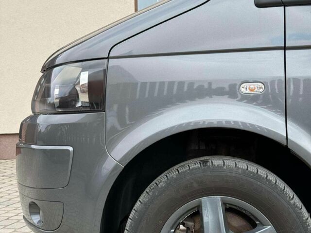 Сірий Фольксваген Мультиван, об'ємом двигуна 2 л та пробігом 253 тис. км за 9500 $, фото 7 на Automoto.ua