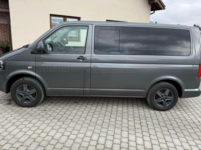 Сірий Фольксваген Мультиван, об'ємом двигуна 2 л та пробігом 253 тис. км за 9500 $, фото 4 на Automoto.ua