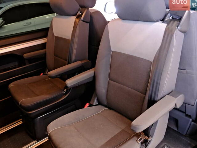 Сірий Фольксваген Мультиван, об'ємом двигуна 1.97 л та пробігом 220 тис. км за 20900 $, фото 31 на Automoto.ua