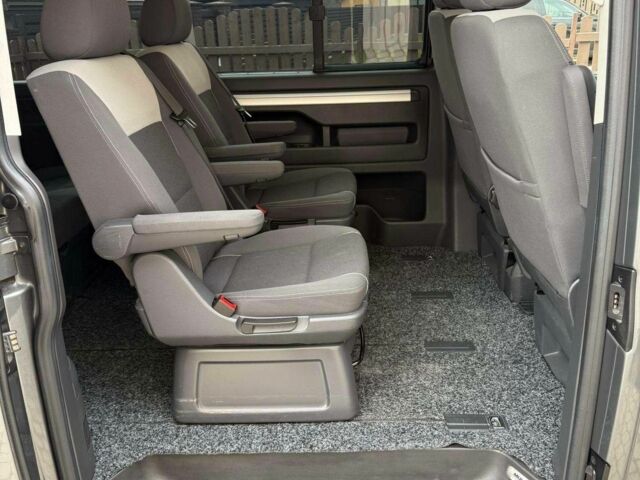 Сірий Фольксваген Мультиван, об'ємом двигуна 2 л та пробігом 253 тис. км за 9500 $, фото 19 на Automoto.ua