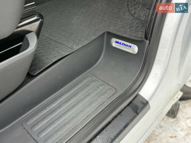 Серый Фольксваген Мультиван, объемом двигателя 1.97 л и пробегом 239 тыс. км за 24500 $, фото 40 на Automoto.ua