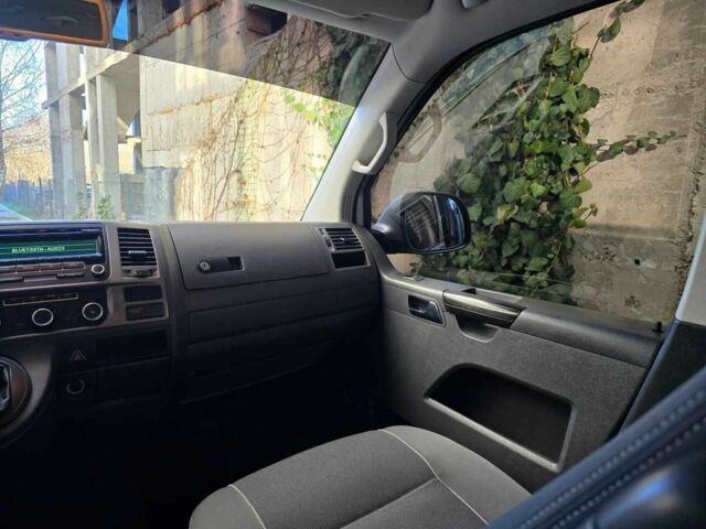 Серый Фольксваген Мультиван, объемом двигателя 1.97 л и пробегом 235 тыс. км за 19499 $, фото 18 на Automoto.ua