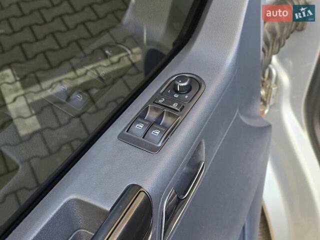 Серый Фольксваген Мультиван, объемом двигателя 1.97 л и пробегом 235 тыс. км за 19499 $, фото 35 на Automoto.ua