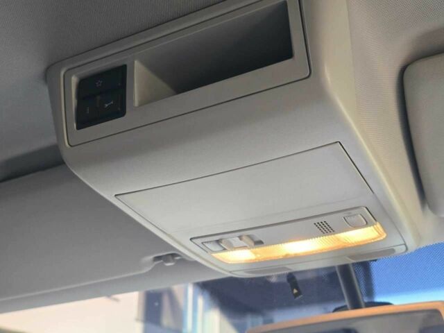 Серый Фольксваген Мультиван, объемом двигателя 1.97 л и пробегом 235 тыс. км за 19499 $, фото 13 на Automoto.ua