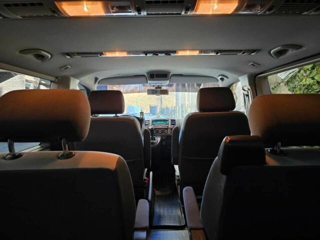 Серый Фольксваген Мультиван, объемом двигателя 1.97 л и пробегом 235 тыс. км за 19499 $, фото 22 на Automoto.ua