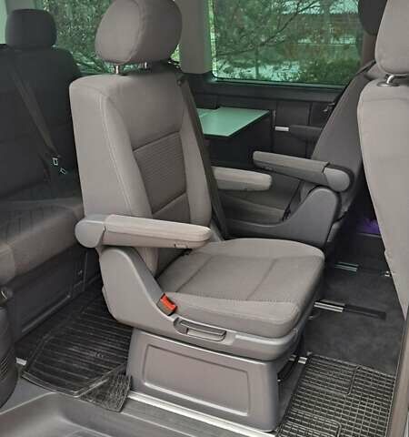 Сірий Фольксваген Мультиван, об'ємом двигуна 1.97 л та пробігом 265 тис. км за 21800 $, фото 22 на Automoto.ua