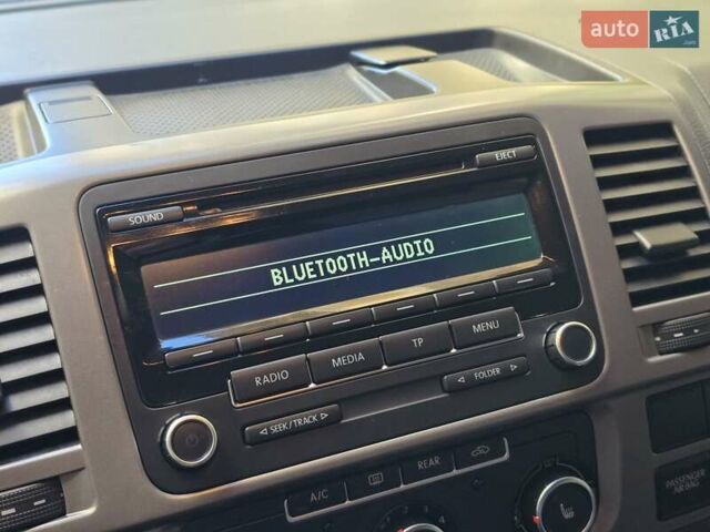 Серый Фольксваген Мультиван, объемом двигателя 1.97 л и пробегом 235 тыс. км за 19499 $, фото 48 на Automoto.ua