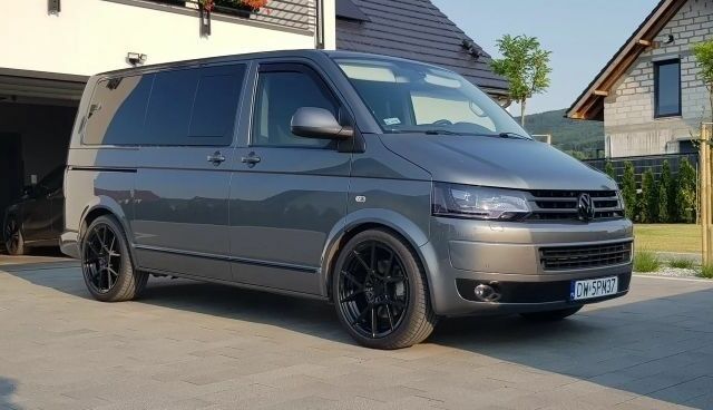 Фольксваген Мультиван 2013 у Києві на Automoto.ua Сірий Фольксваген Мультиван, об'ємом двигуна 2 л та пробігом 130 тис. км за 8800 $, фото 1 на Automoto.ua