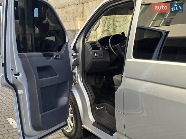 Серый Фольксваген Мультиван, объемом двигателя 1.97 л и пробегом 235 тыс. км за 19499 $, фото 33 на Automoto.ua