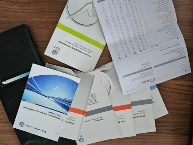 Серый Фольксваген Мультиван, объемом двигателя 2 л и пробегом 130 тыс. км за 9200 $, фото 16 на Automoto.ua