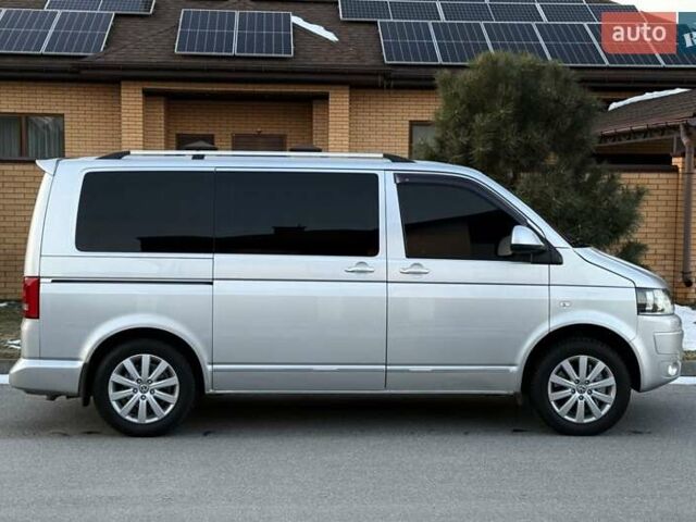 Серый Фольксваген Мультиван, объемом двигателя 2 л и пробегом 153 тыс. км за 24800 $, фото 1 на Automoto.ua