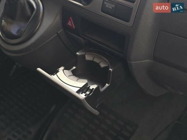 Серый Фольксваген Мультиван, объемом двигателя 1.97 л и пробегом 235 тыс. км за 19499 $, фото 52 на Automoto.ua