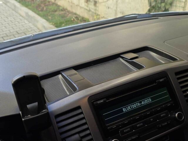 Сірий Фольксваген Мультиван, об'ємом двигуна 1.97 л та пробігом 235 тис. км за 19499 $, фото 6 на Automoto.ua