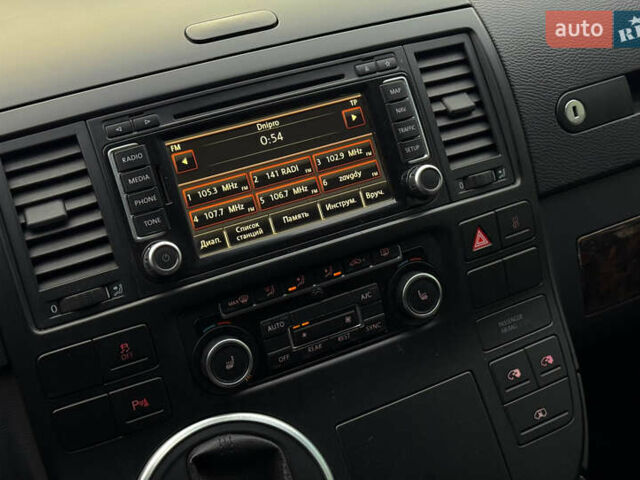 Сірий Фольксваген Мультиван, об'ємом двигуна 2 л та пробігом 152 тис. км за 25700 $, фото 10 на Automoto.ua