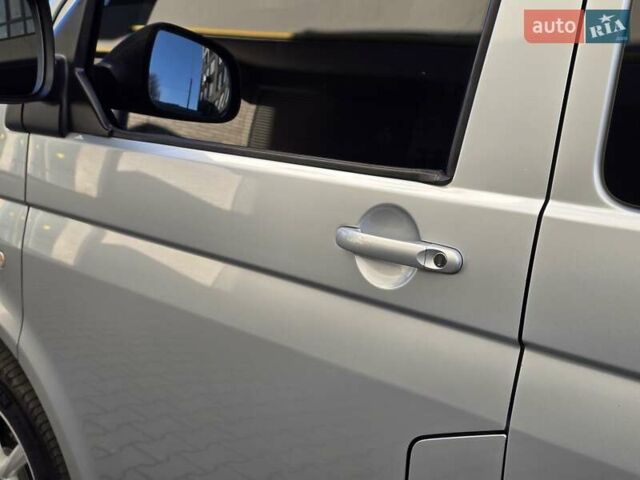 Серый Фольксваген Мультиван, объемом двигателя 1.97 л и пробегом 235 тыс. км за 19499 $, фото 32 на Automoto.ua