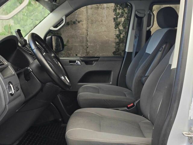 Серый Фольксваген Мультиван, объемом двигателя 1.97 л и пробегом 235 тыс. км за 19499 $, фото 5 на Automoto.ua