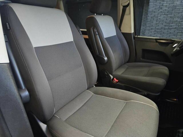 Серый Фольксваген Мультиван, объемом двигателя 1.97 л и пробегом 235 тыс. км за 19499 $, фото 11 на Automoto.ua