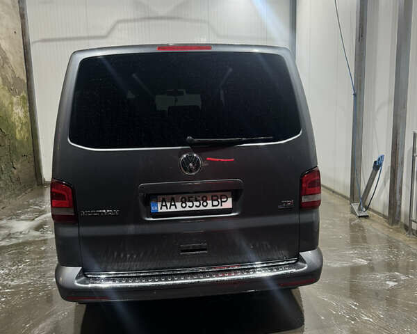 Серый Фольксваген Мультиван, объемом двигателя 1.98 л и пробегом 300 тыс. км за 23000 $, фото 3 на Automoto.ua