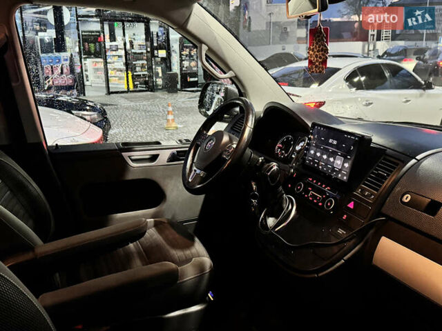 Сірий Фольксваген Мультиван, об'ємом двигуна 1.98 л та пробігом 300 тис. км за 25900 $, фото 11 на Automoto.ua