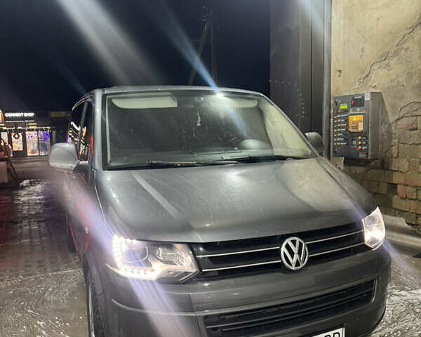 Серый Фольксваген Мультиван, объемом двигателя 1.98 л и пробегом 300 тыс. км за 23000 $, фото 15 на Automoto.ua