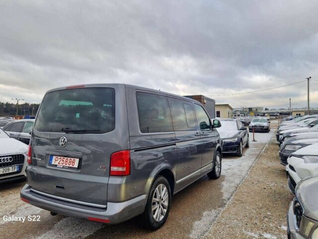 Серый Фольксваген Мультиван, объемом двигателя 2 л и пробегом 221 тыс. км за 10700 $, фото 5 на Automoto.ua