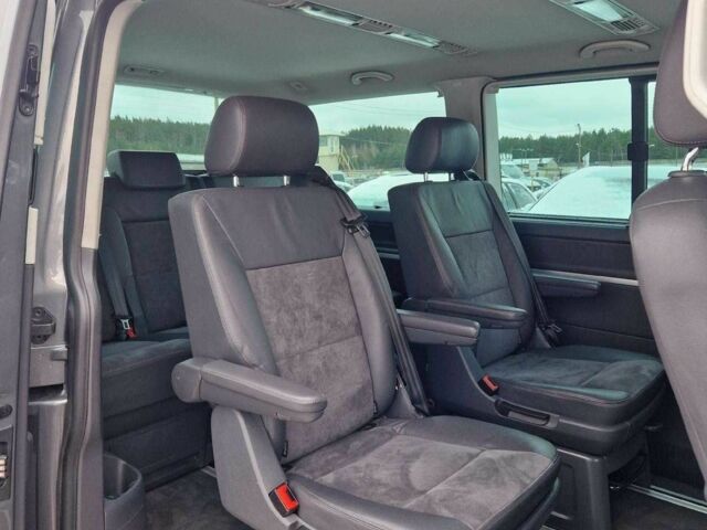 Серый Фольксваген Мультиван, объемом двигателя 2 л и пробегом 221 тыс. км за 10700 $, фото 9 на Automoto.ua