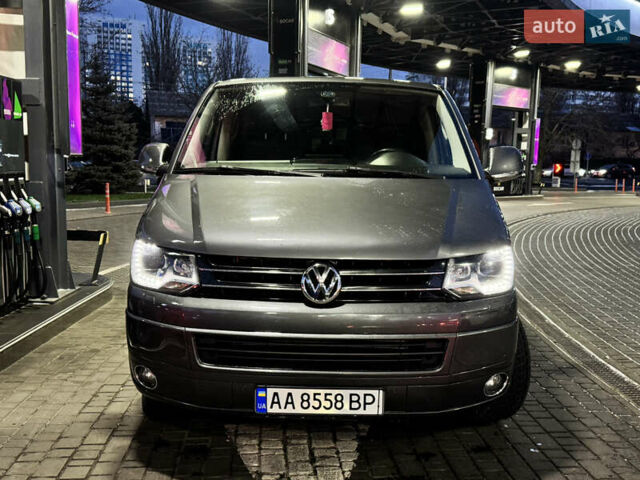 Сірий Фольксваген Мультиван, об'ємом двигуна 1.98 л та пробігом 300 тис. км за 25900 $, фото 9 на Automoto.ua