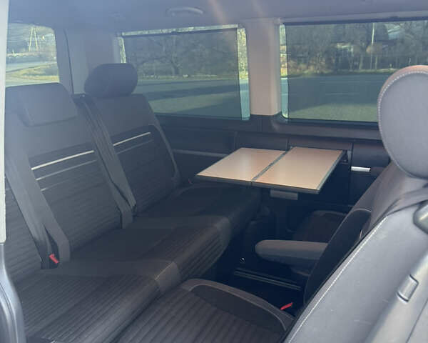 Серый Фольксваген Мультиван, объемом двигателя 1.98 л и пробегом 300 тыс. км за 23000 $, фото 18 на Automoto.ua