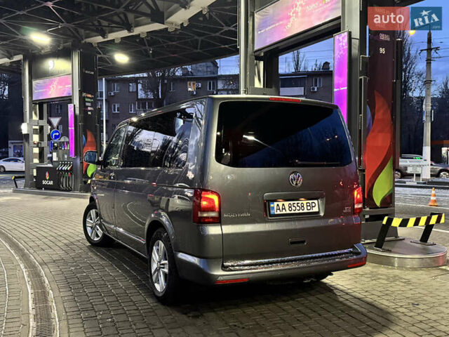 Сірий Фольксваген Мультиван, об'ємом двигуна 1.98 л та пробігом 300 тис. км за 25900 $, фото 6 на Automoto.ua