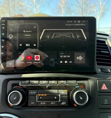 Серый Фольксваген Мультиван, объемом двигателя 1.98 л и пробегом 318 тыс. км за 19000 $, фото 34 на Automoto.ua