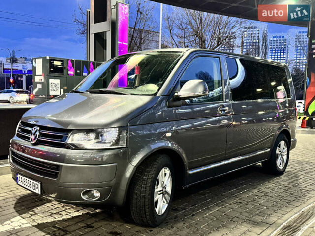 Сірий Фольксваген Мультиван, об'ємом двигуна 1.98 л та пробігом 300 тис. км за 25900 $, фото 8 на Automoto.ua