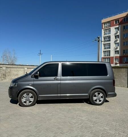 Серый Фольксваген Мультиван, объемом двигателя 1.98 л и пробегом 318 тыс. км за 19000 $, фото 9 на Automoto.ua