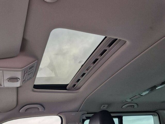 Серый Фольксваген Мультиван, объемом двигателя 2 л и пробегом 221 тыс. км за 10700 $, фото 17 на Automoto.ua