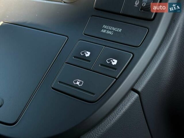 Сірий Фольксваген Мультиван, об'ємом двигуна 1.98 л та пробігом 179 тис. км за 24999 $, фото 40 на Automoto.ua