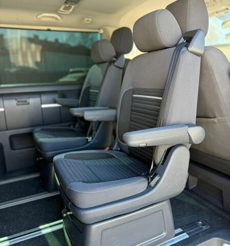 Сірий Фольксваген Мультиван, об'ємом двигуна 1.98 л та пробігом 318 тис. км за 22500 $, фото 27 на Automoto.ua