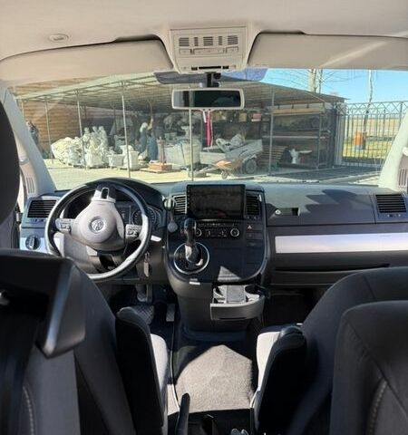 Серый Фольксваген Мультиван, объемом двигателя 1.98 л и пробегом 318 тыс. км за 19000 $, фото 29 на Automoto.ua