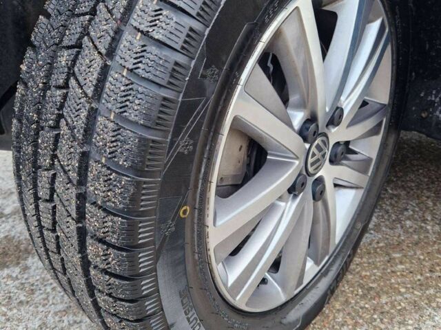 Серый Фольксваген Мультиван, объемом двигателя 2 л и пробегом 221 тыс. км за 10700 $, фото 23 на Automoto.ua