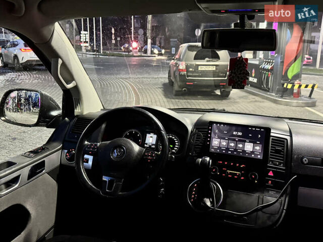 Сірий Фольксваген Мультиван, об'ємом двигуна 1.98 л та пробігом 300 тис. км за 25900 $, фото 17 на Automoto.ua