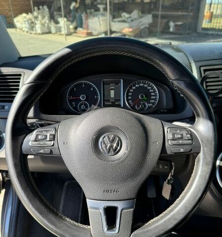 Серый Фольксваген Мультиван, объемом двигателя 1.98 л и пробегом 318 тыс. км за 19000 $, фото 32 на Automoto.ua