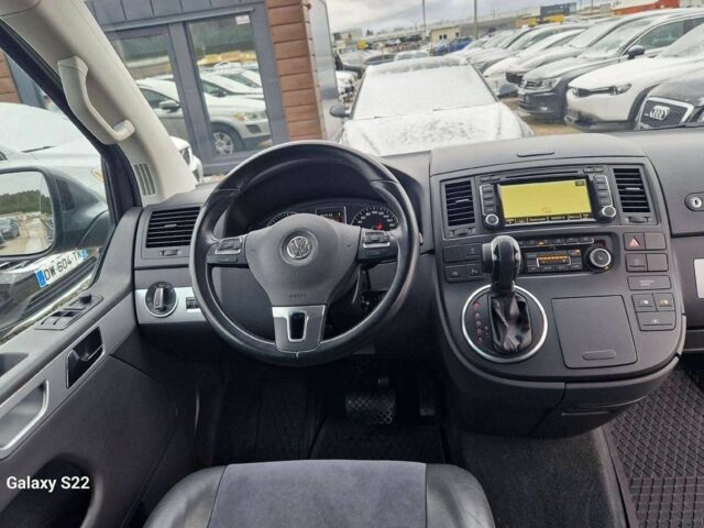 Серый Фольксваген Мультиван, объемом двигателя 2 л и пробегом 221 тыс. км за 10700 $, фото 10 на Automoto.ua