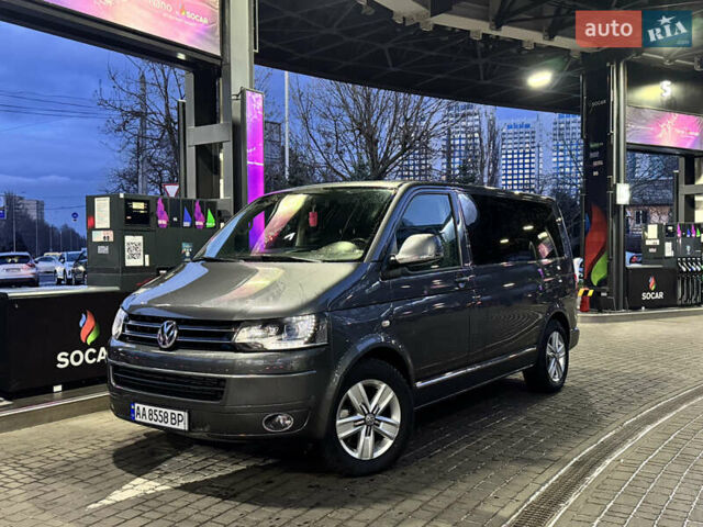 Сірий Фольксваген Мультиван, об'ємом двигуна 1.98 л та пробігом 300 тис. км за 25900 $, фото 1 на Automoto.ua